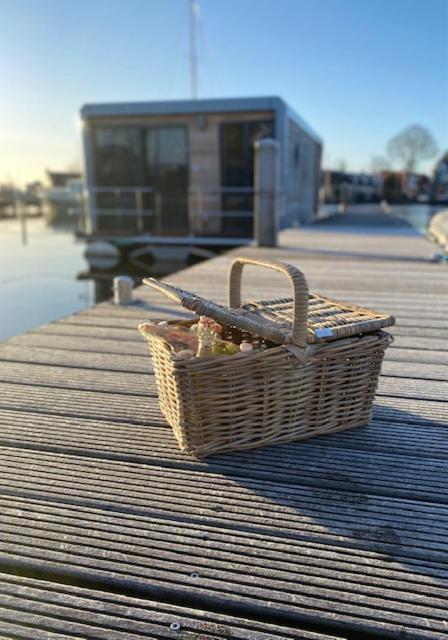 Luxe Houseboat Skoft Hotel Grou Bagian luar foto